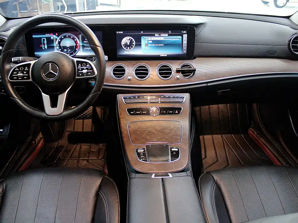 Mercedes-Benz E-Class — миниатюра 5