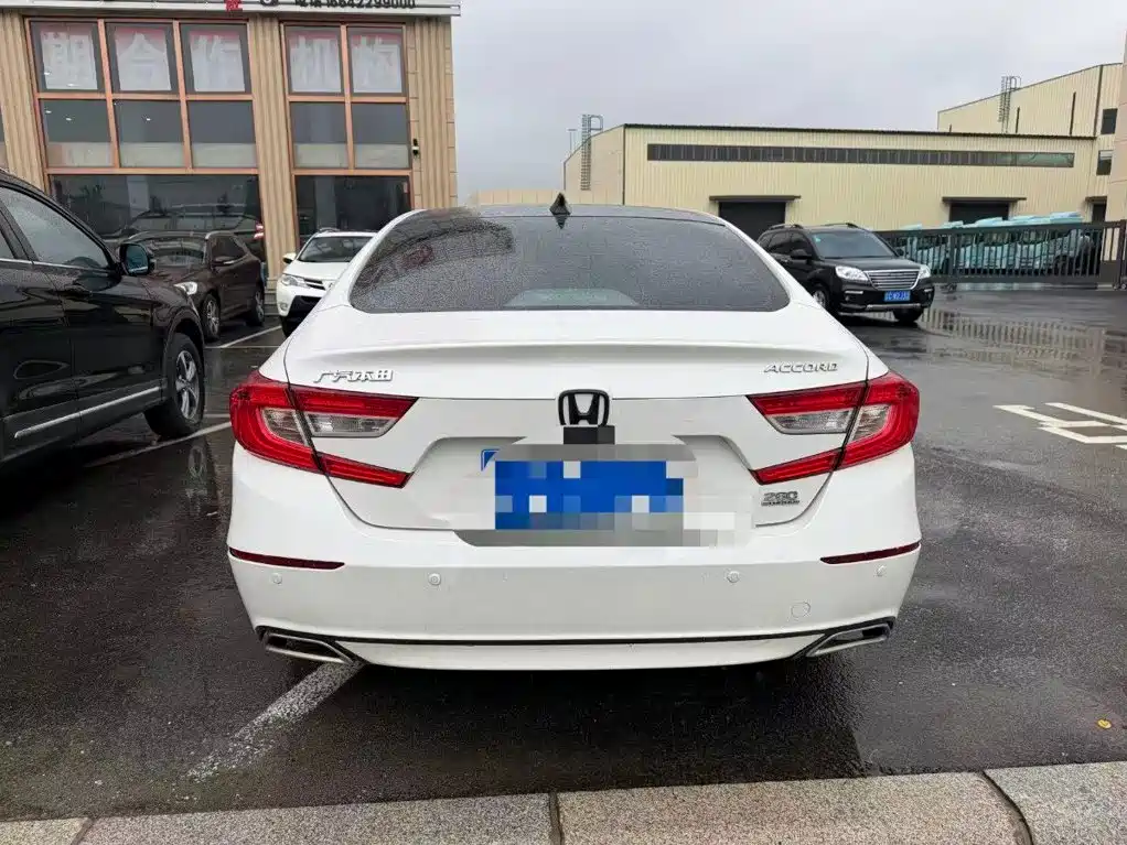 Honda Accord — миниатюра 7