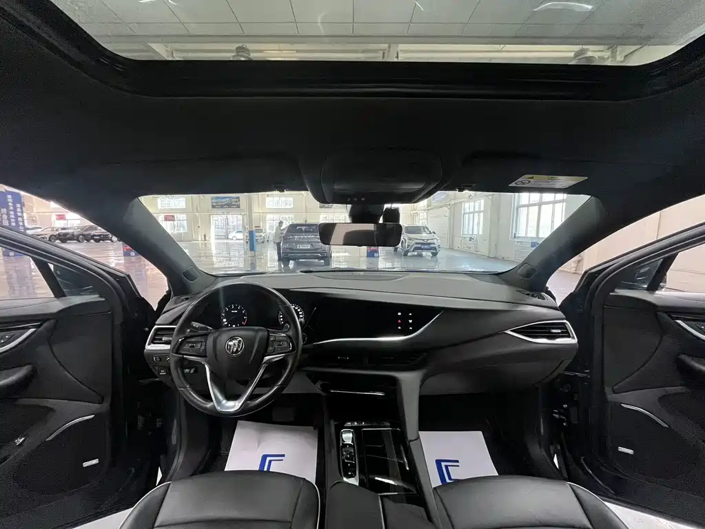 Buick Enclave — миниатюра 8
