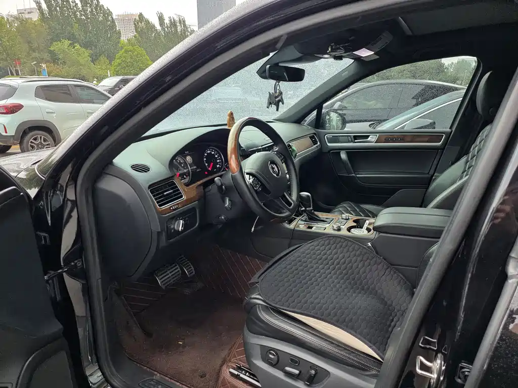 Volkswagen Touareg — миниатюра 3