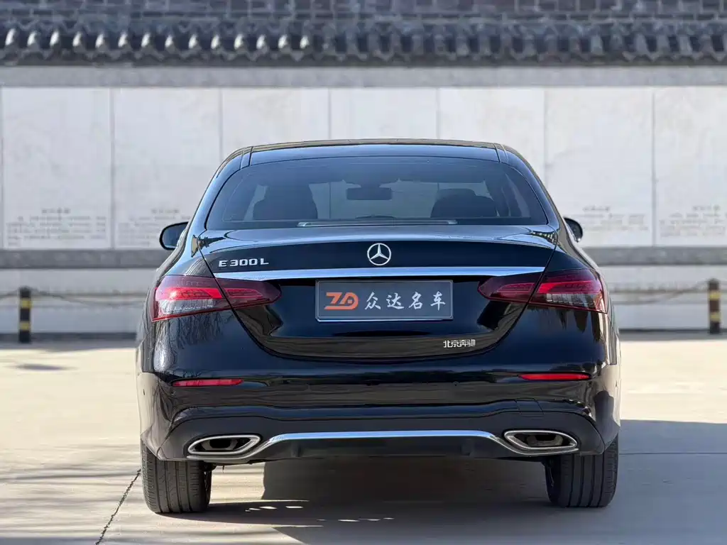 MERCEDES-BENZ E CLASS