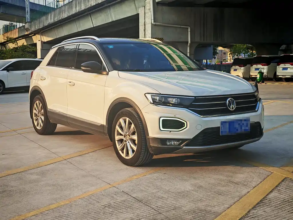 Volkswagen T-Roc - фото 3