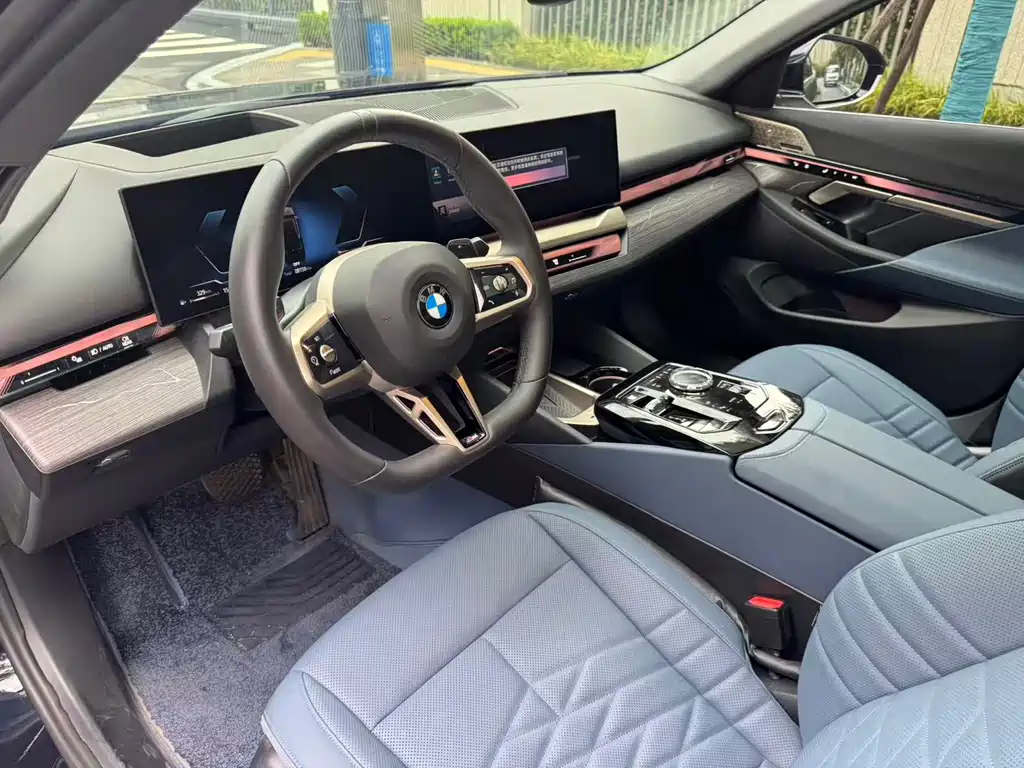 BMW 5 Series — миниатюра 5