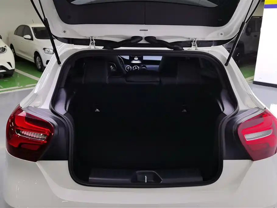 MERCEDES-BENZ A CLASS