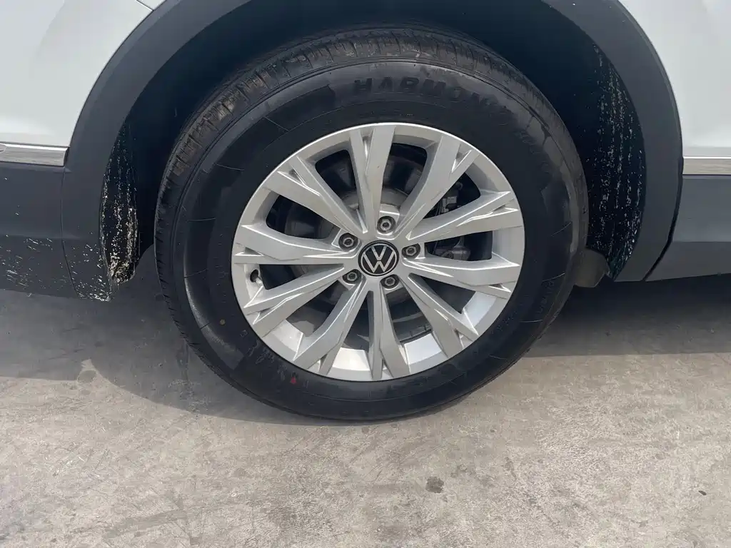 Volkswagen Tiguan L — миниатюра 17