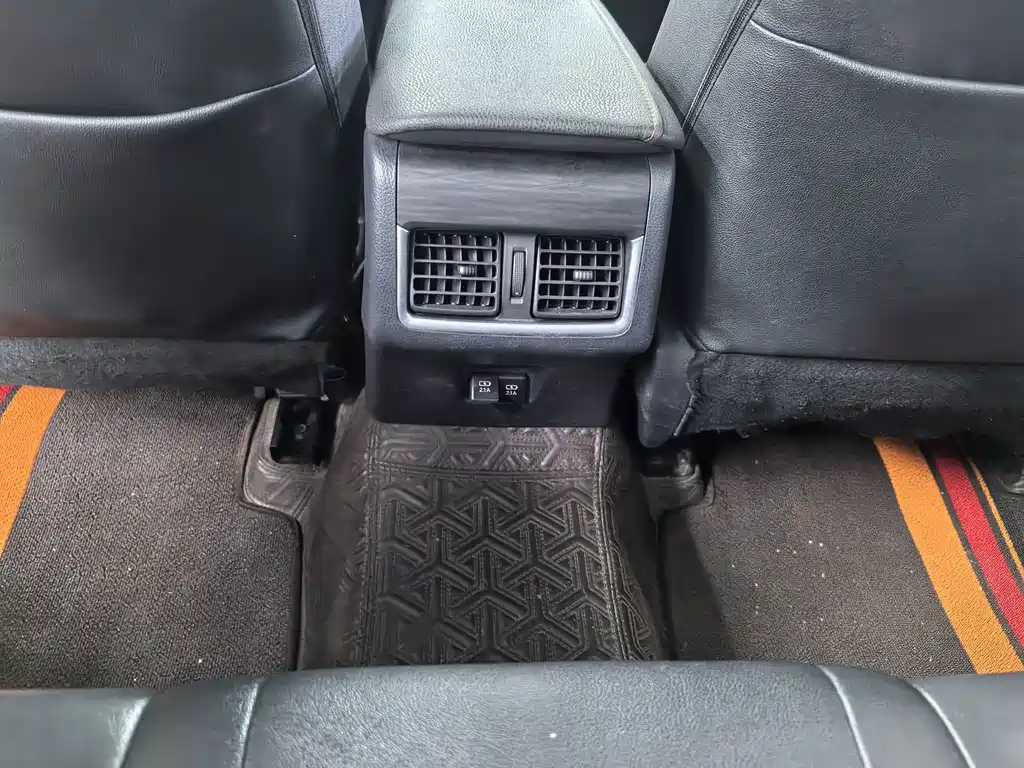 Toyota Camry — миниатюра 10