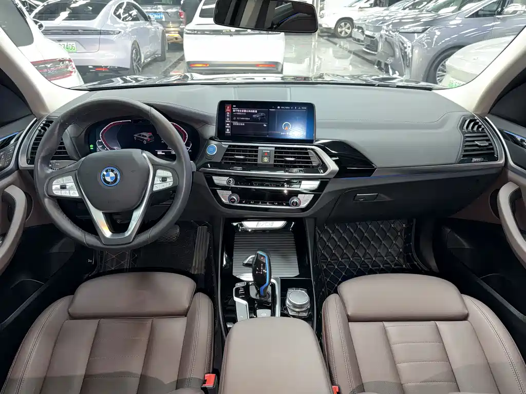 BMW iX3 — миниатюра 12