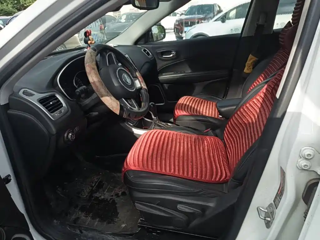 Jeep Compass — миниатюра 15
