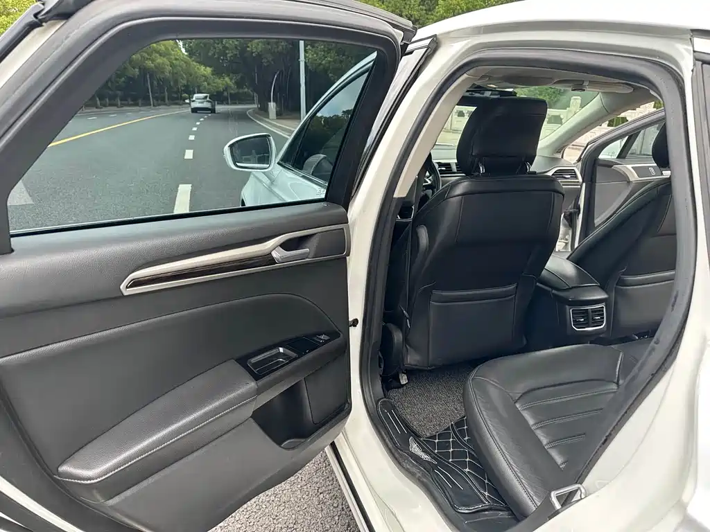 Ford Mondeo — миниатюра 17