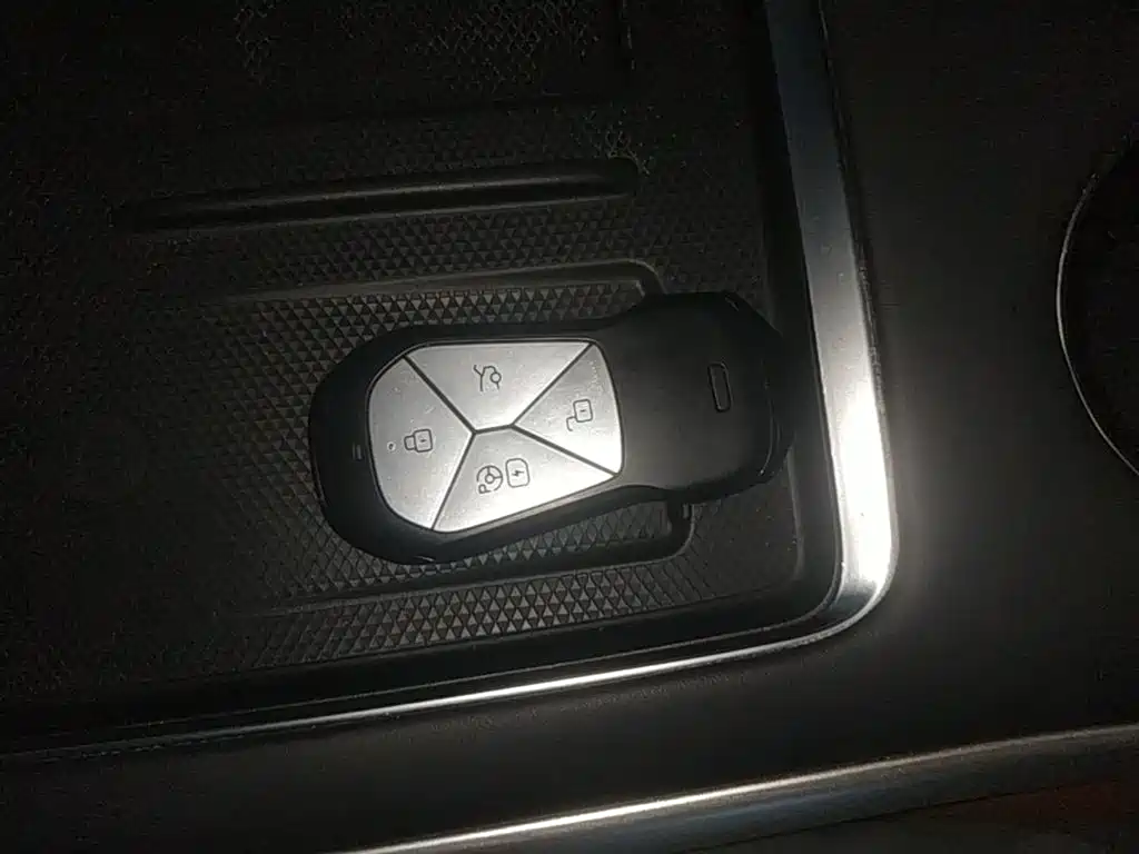 XPeng G9 — миниатюра 9