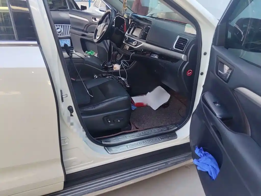 Toyota Highlander — миниатюра 18