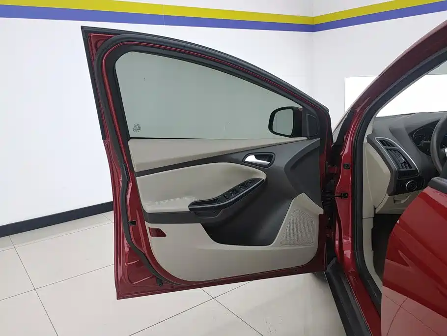 Ford Focus — миниатюра 7