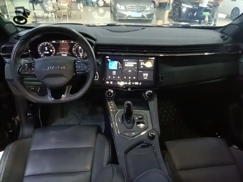 Lynk & Co 01 — миниатюра 10