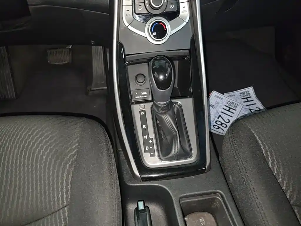 Hyundai Elantra Langdong — миниатюра 14