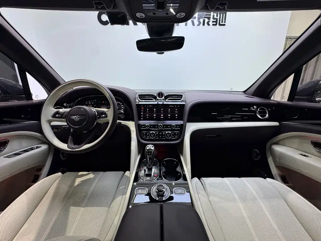 Bentley Bentayga — миниатюра 21