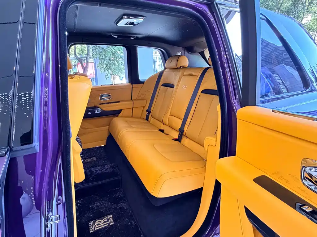 Rolls-Royce Cullinan — миниатюра 9