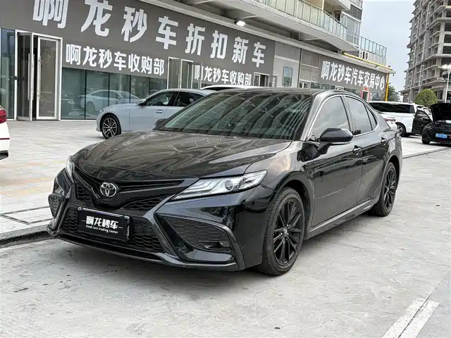 TOYOTA CAMRY