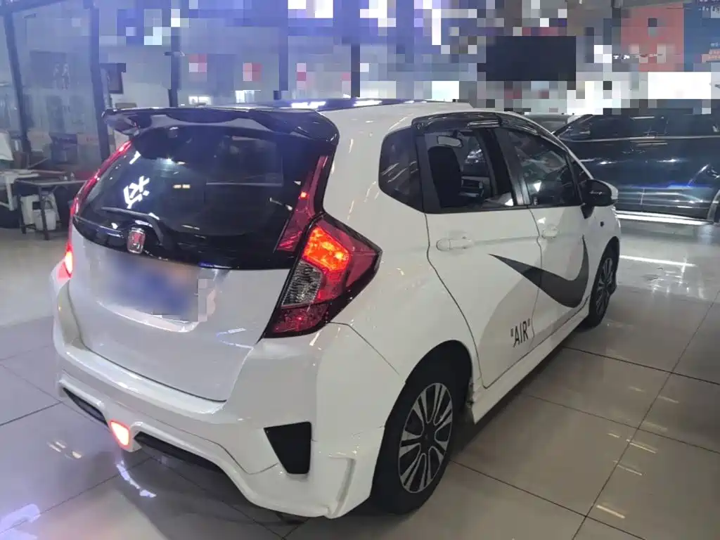 Honda Fit — миниатюра 7