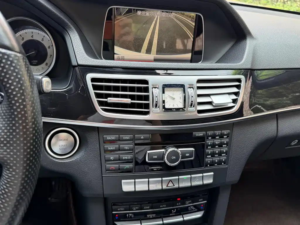 Mercedes-Benz E-Class — миниатюра 4