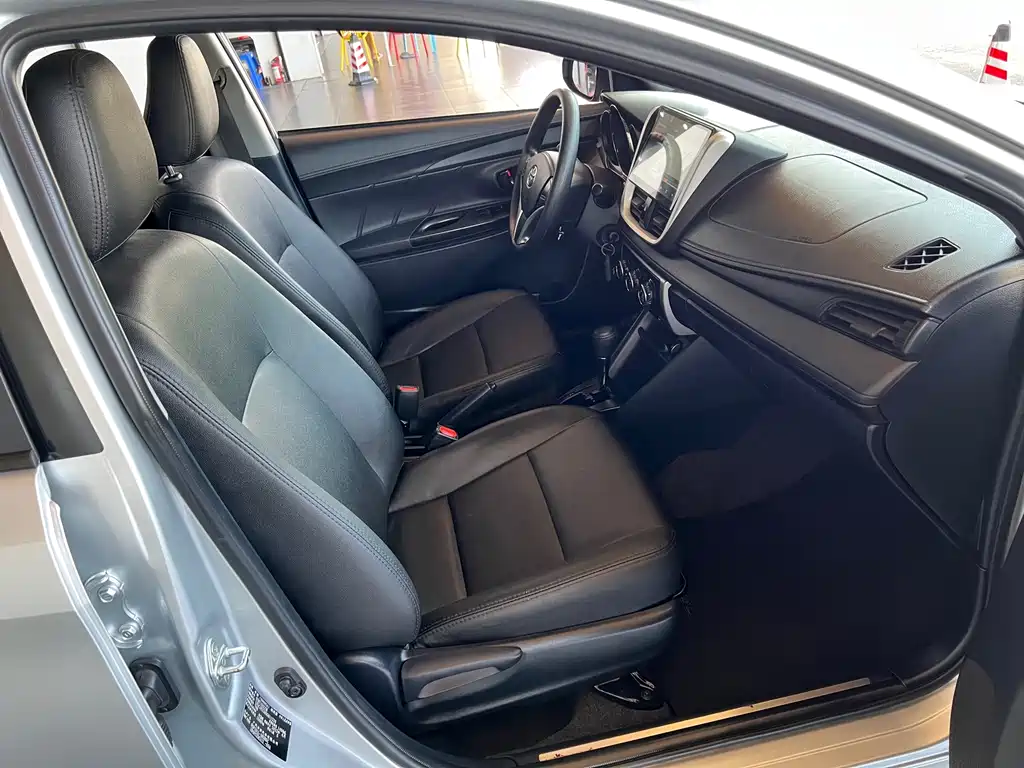 Toyota Yaris L — миниатюра 8