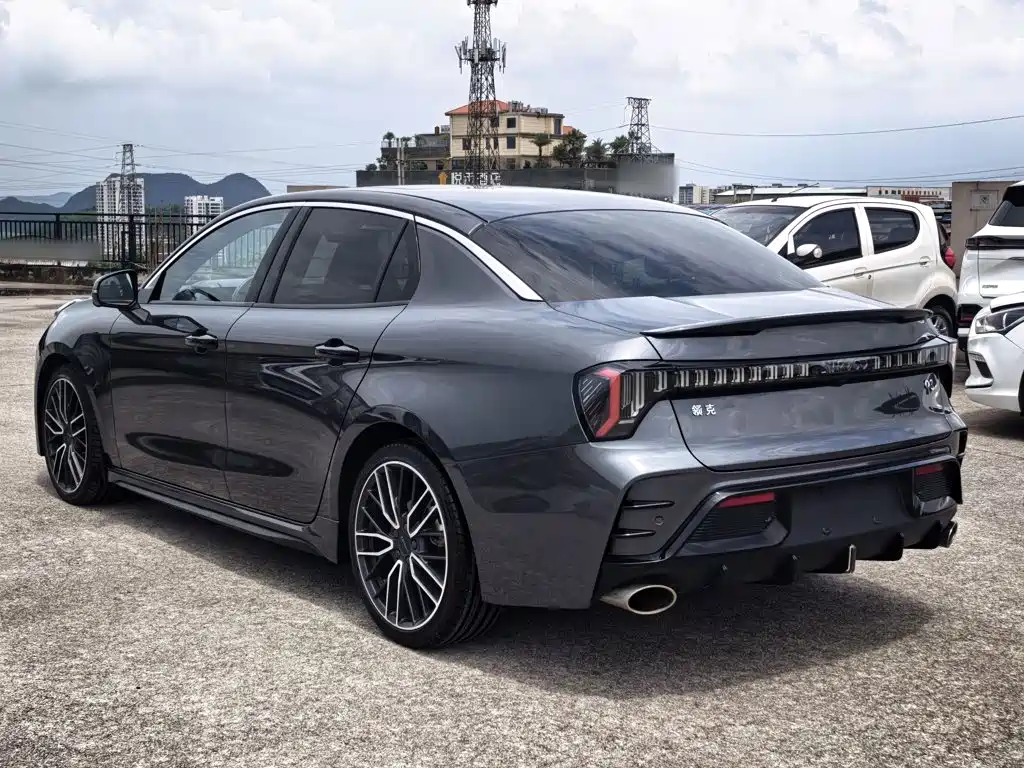 Lynk & Co 03 — миниатюра 9