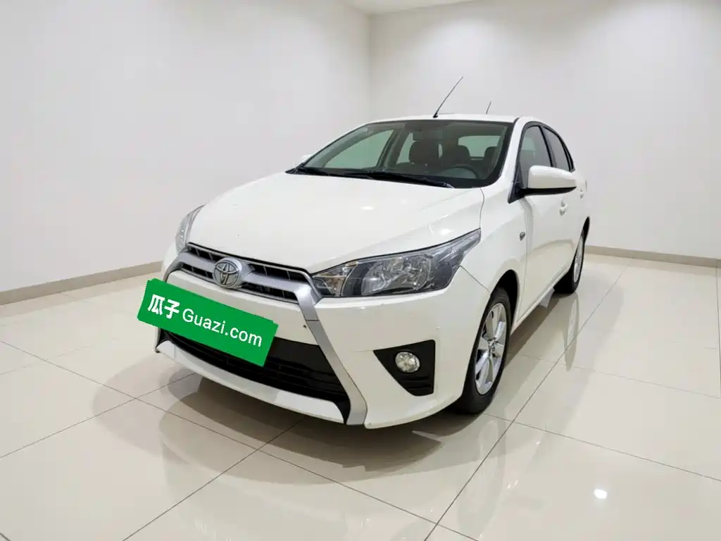 Toyota Yaris L — миниатюра 2