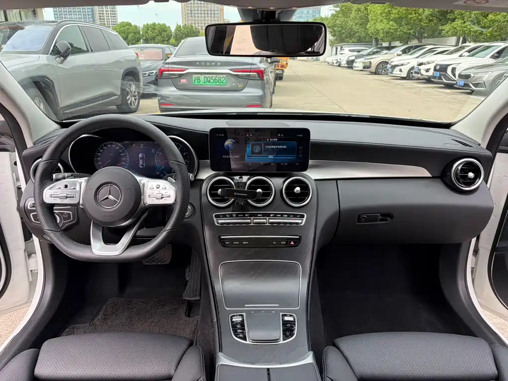 Mercedes-Benz C-Class — миниатюра 12