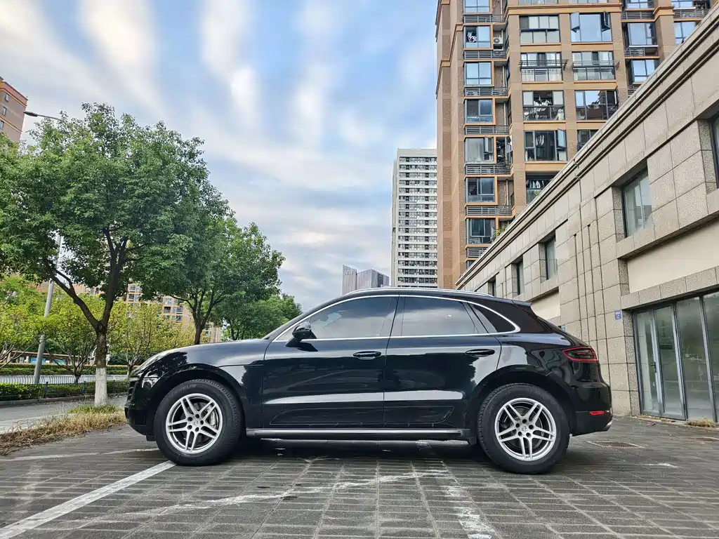 Porsche Macan — миниатюра 4