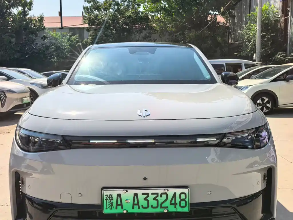 Leapmotor C10