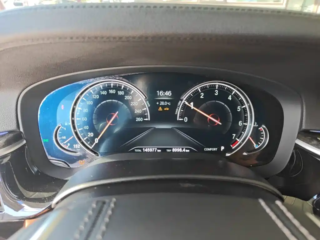 BMW 5 Series — миниатюра 12