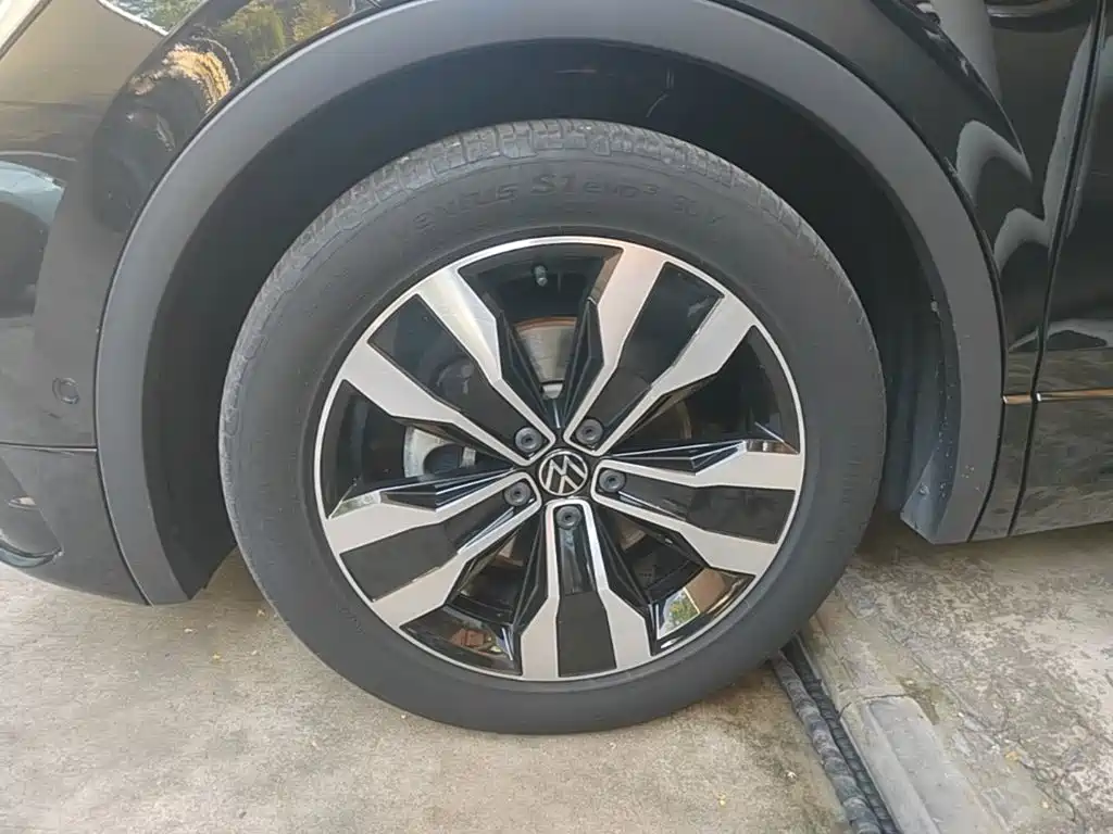 Volkswagen Tiguan L — миниатюра 23