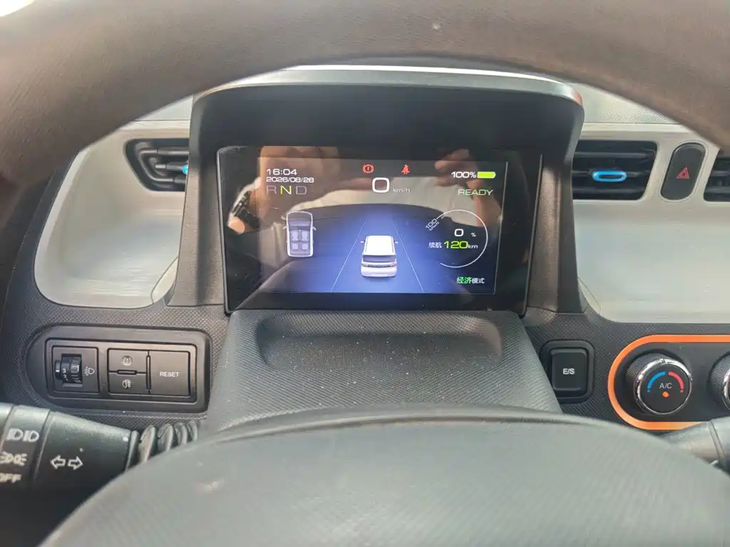 Wuling MINIEV — миниатюра 5