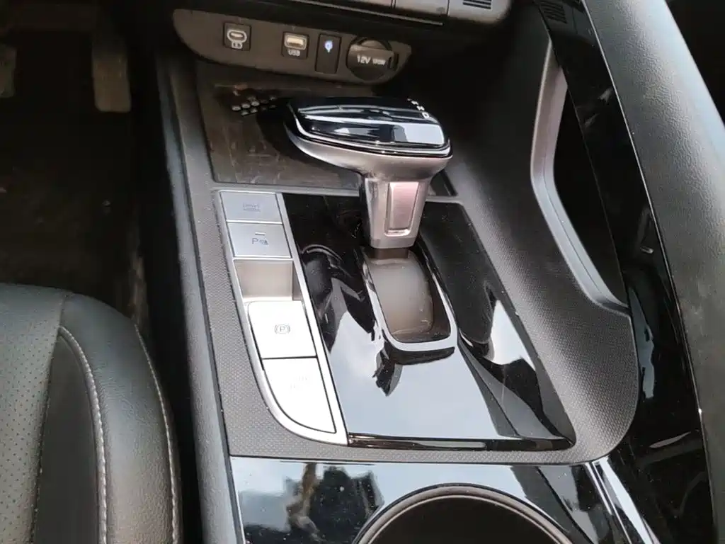 Hyundai Elantra — миниатюра 14