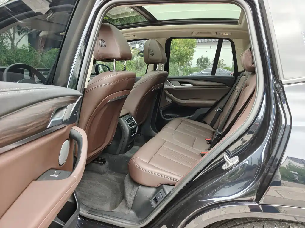 BMW X3 — миниатюра 10