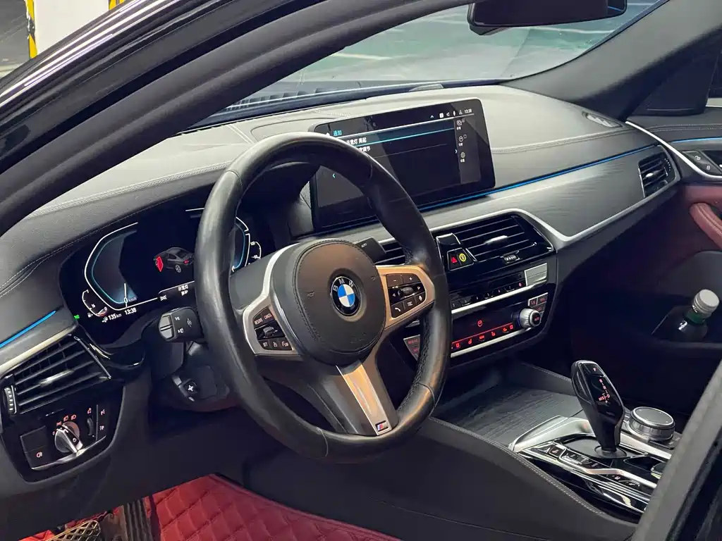 BMW 5 Series New Energy — миниатюра 4