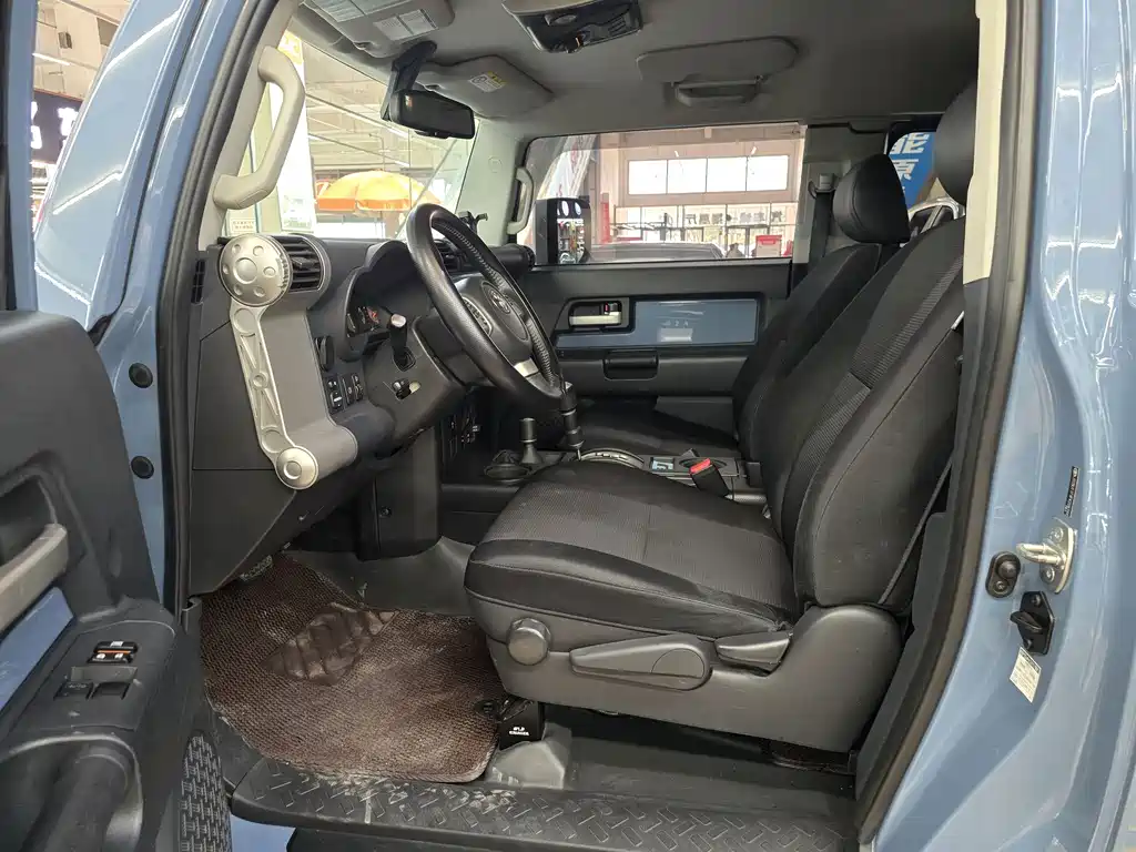 Toyota FJ Cruiser — миниатюра 14