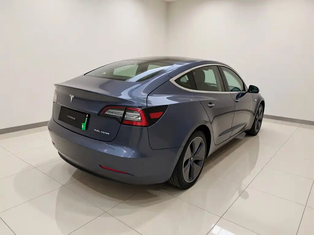 Tesla Model 3 — миниатюра 6