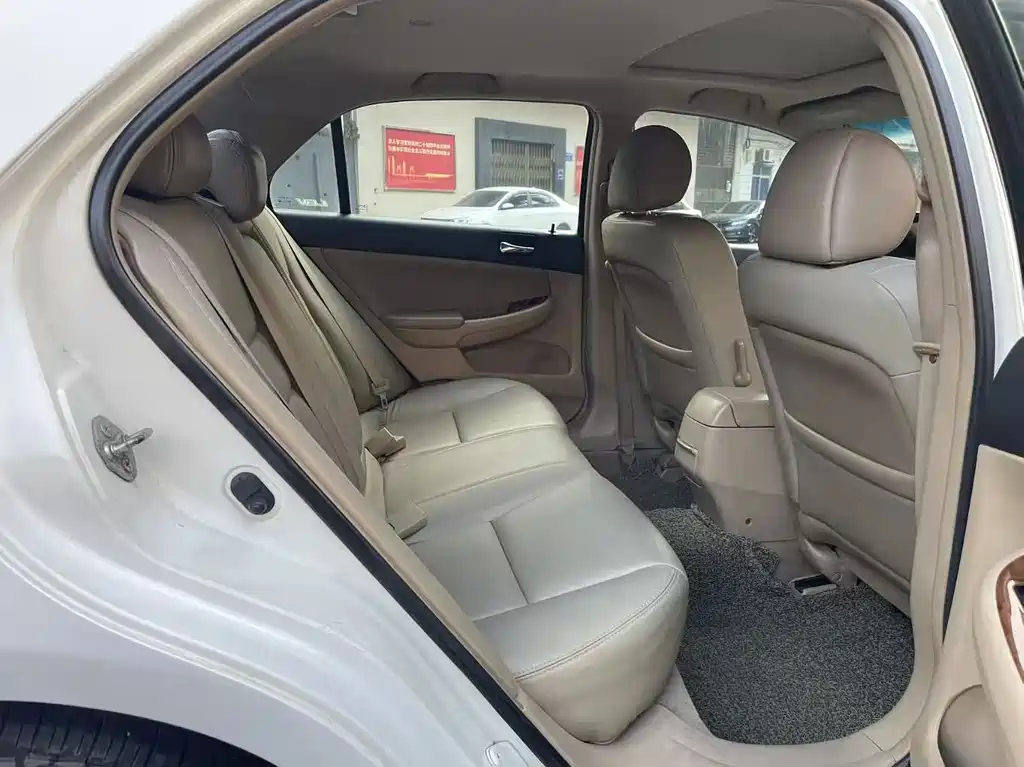 Honda Accord — миниатюра 11