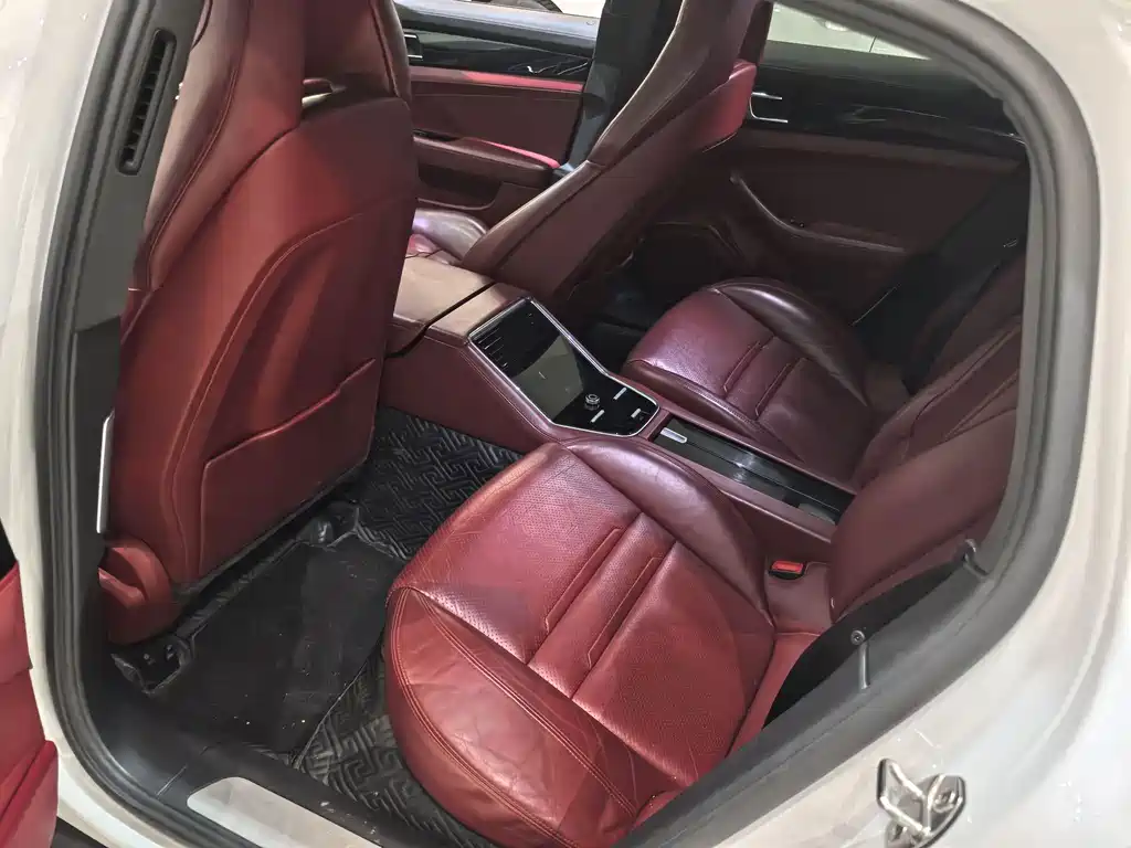 Porsche Panamera — миниатюра 8