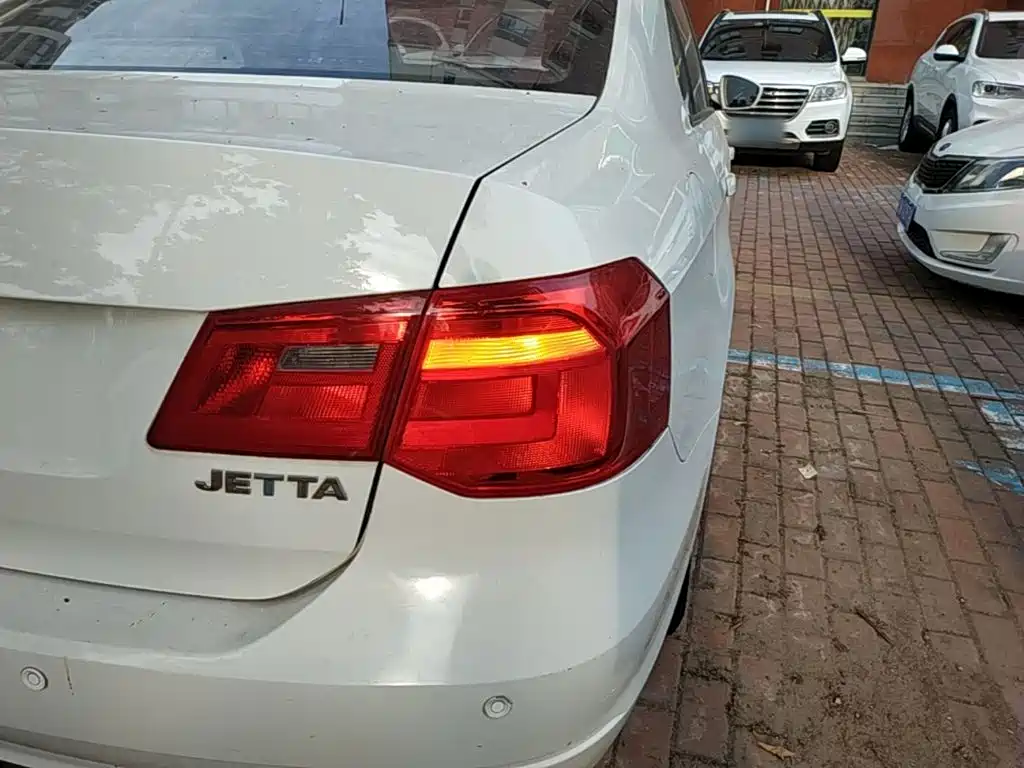 Volkswagen Jetta — миниатюра 8