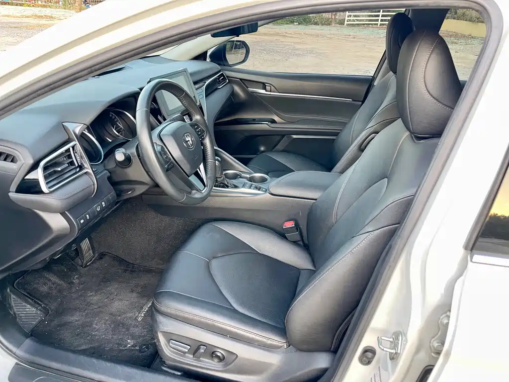 Toyota Camry — миниатюра 11