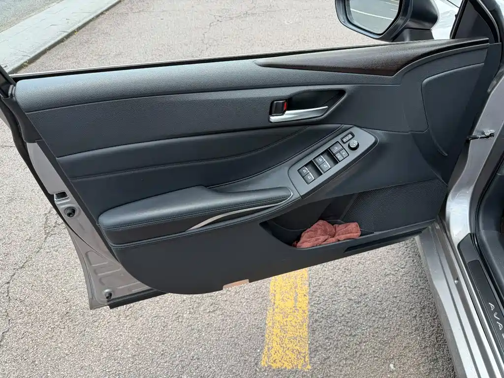 Toyota Avalon — миниатюра 6