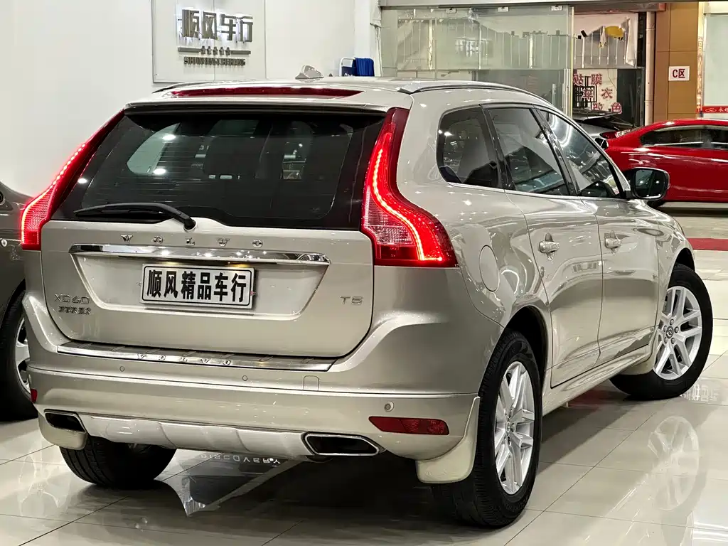 Volvo XC60 — миниатюра 2