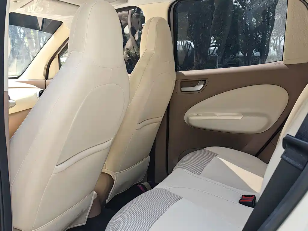 Wuling MINIEV — миниатюра 5