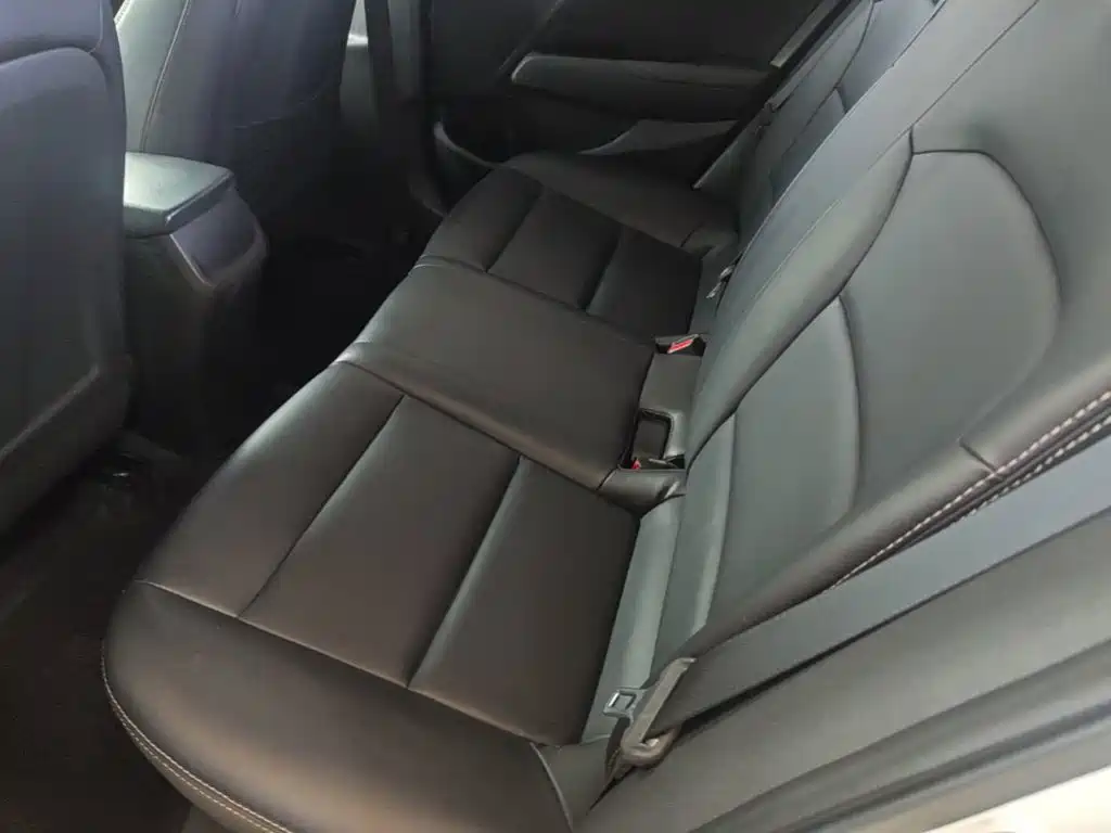 Hyundai Elantra — миниатюра 17