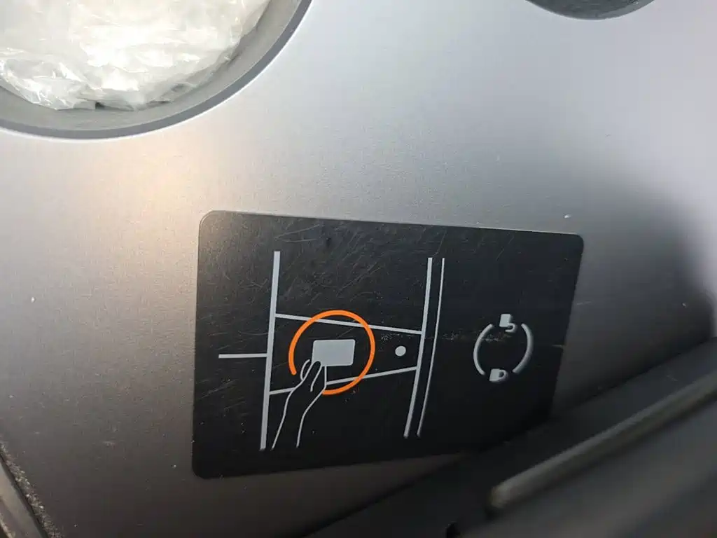 Tesla Model 3 — миниатюра 9