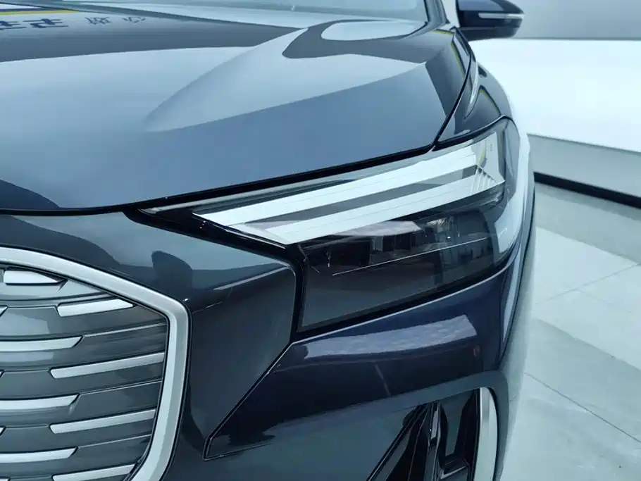 Audi Q4 e-tron — миниатюра 5