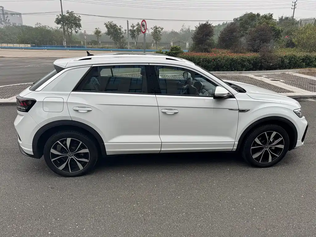 Volkswagen T-Roc — миниатюра 3