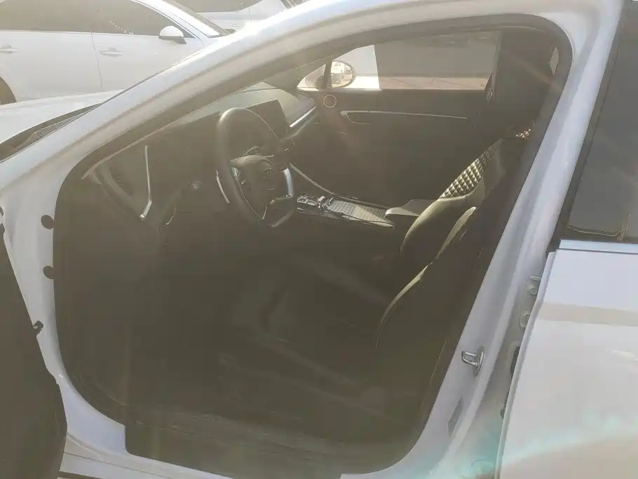 Hyundai Sonata — миниатюра 9