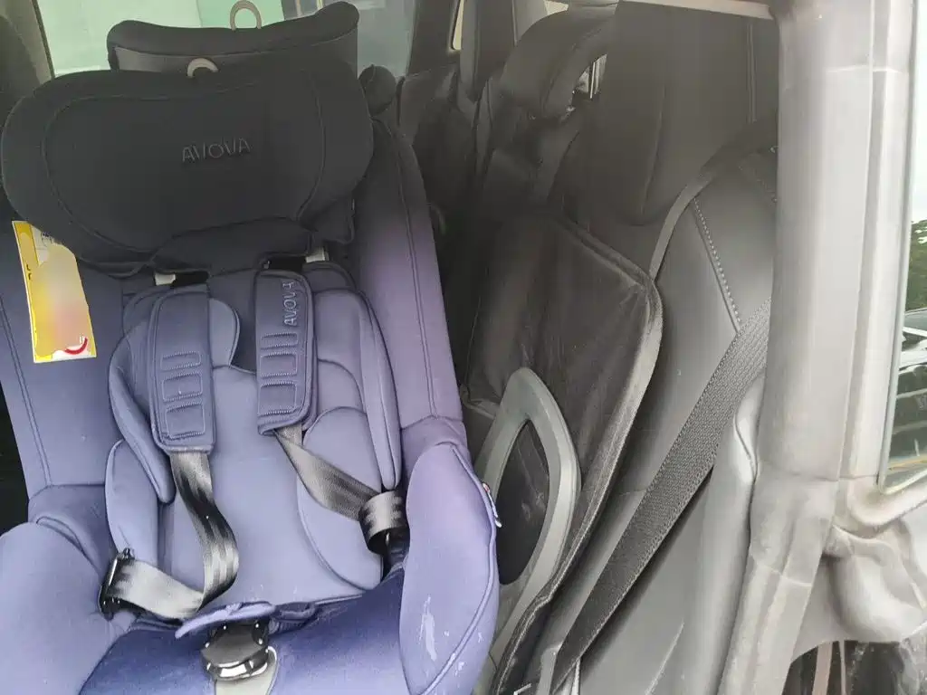 Tesla Model 3 — миниатюра 18